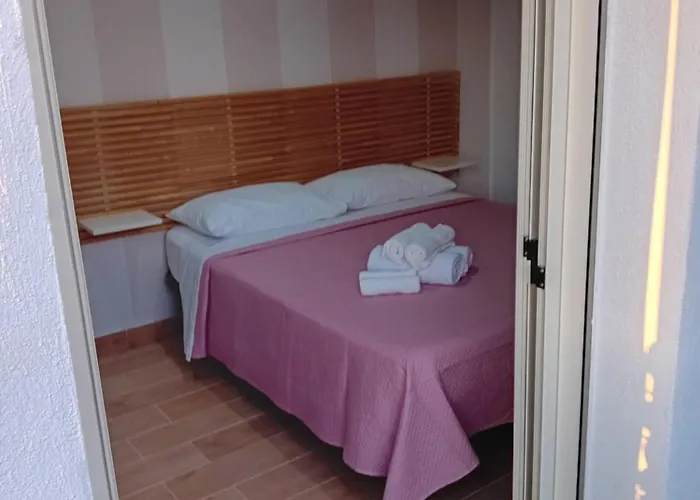 Emanik Bed & Breakfast 3*