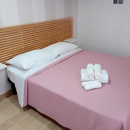 Emanik Nocleg ze śniadaniem 3*